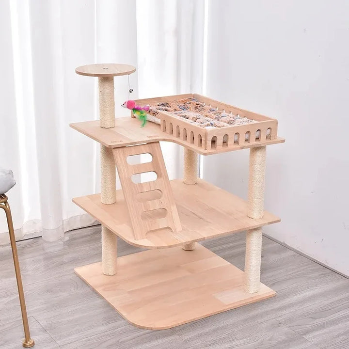 Kratzbaum aus Holz – Modell „WoodlandPaws“