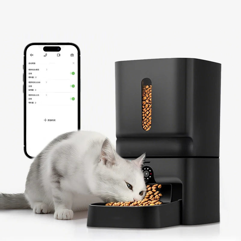 Distributeur automatique de croquettes noir, connecté au smartphone, pour chats.
