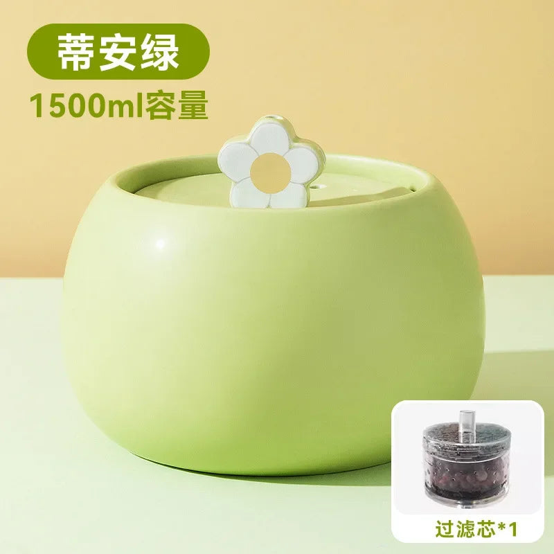 Pot de rangement vert de 1500 ml avec couvercle fleuri en plastique, idéal pour l'organisation.