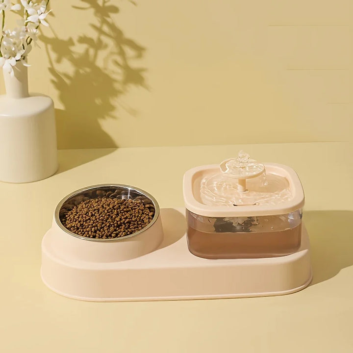 Distributeur d'eau et de nourriture pour animaux en plastique beige avec bol en acier inoxydable.