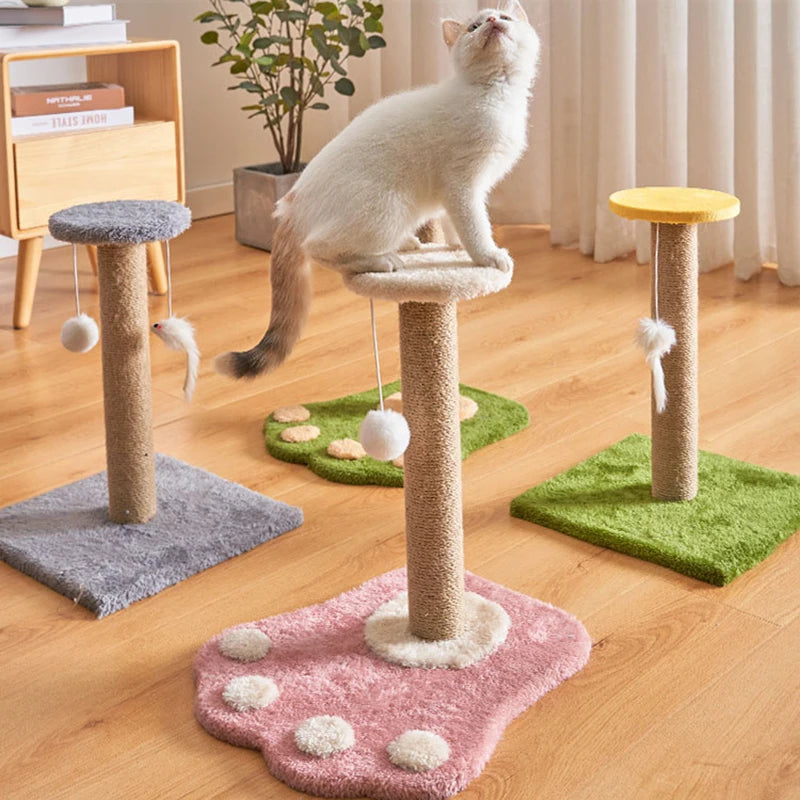 PawMaster Sisal-Kratzbaum mit hängendem Spielzeug
