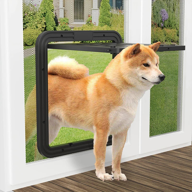 Chatière en plastique noir pour chien, suivez facilement votre animal à travers la porte avec moustiquaire intégrée.