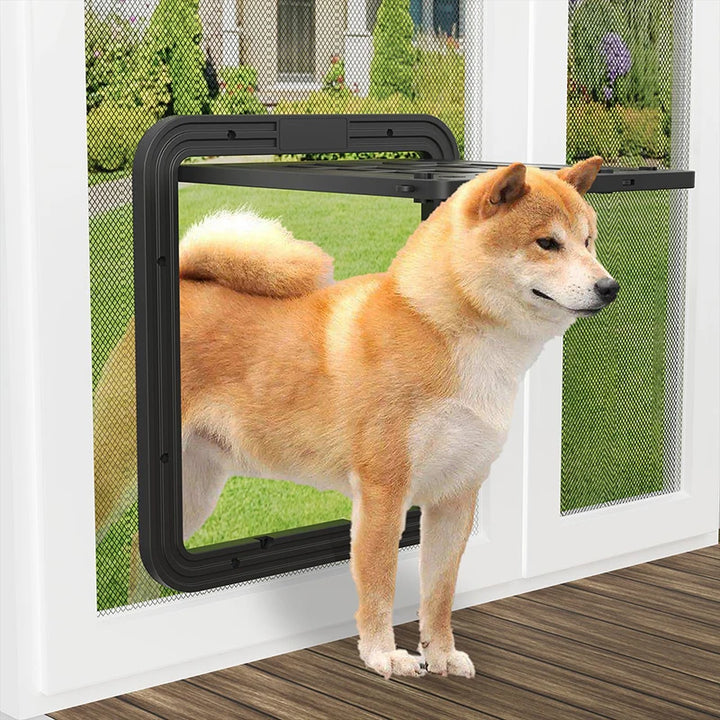 Chatière en plastique noir pour chien, suivez facilement votre animal à travers la porte avec moustiquaire intégrée.