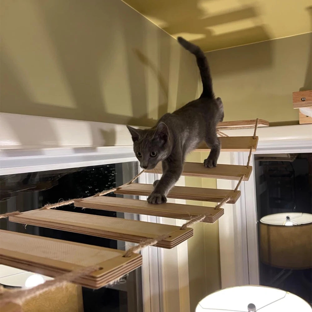 Wandmontierter Katzenbaum aus Holz - Cat Adventure Hängebrücke