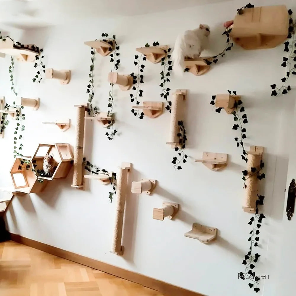 Günstiger wandmontierter Kratzbaum aus Holz - CheminFélin