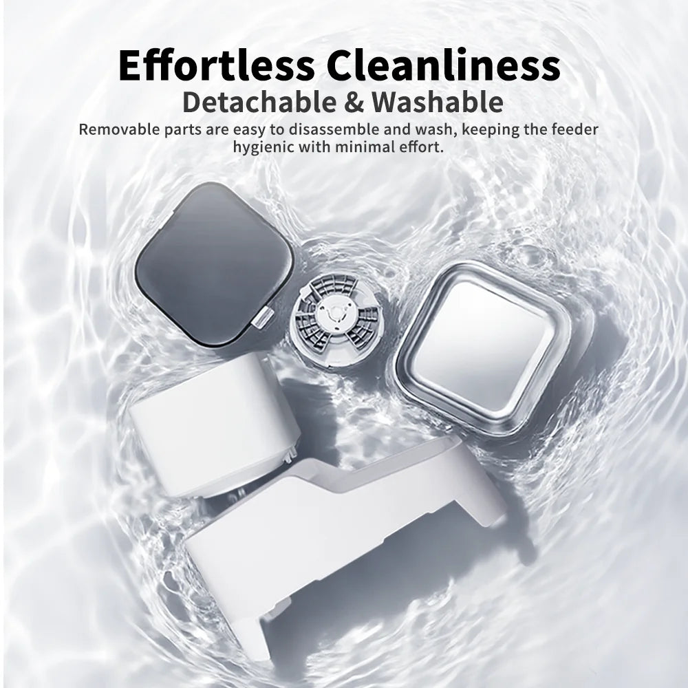 Accessoires détachables pour un distributeur, en blanc et noir, faciles à nettoyer et hygiéniques.