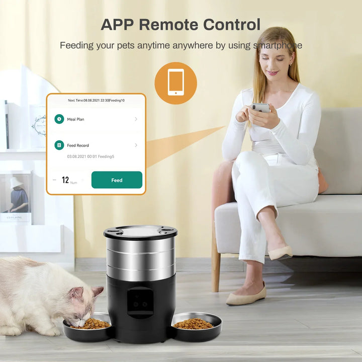 Distributeur automatique de nourriture pour animaux, noir et argenté, avec contrôle APP, idéal pour nourrir vos animaux.