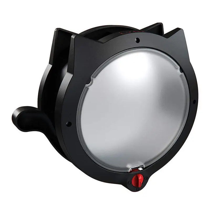 Accessoire de pêche noir en métal, bobine avec manivelle rouge, robuste et de haute qualité.