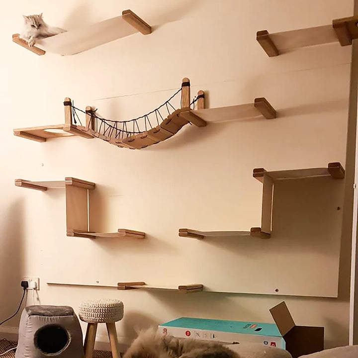Wandmontierter Kratzbaum aus Holz - 100 cm Hängebrücke - HavreGrimpeur