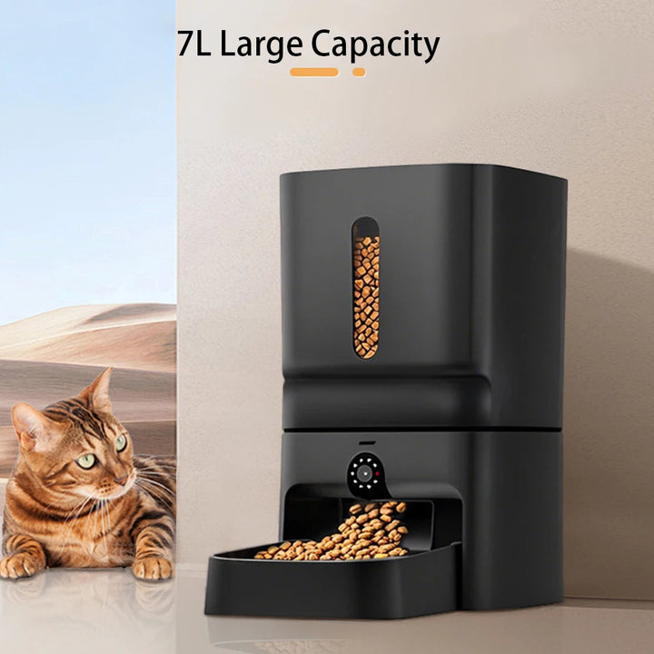 Distributeur de croquettes noir pour chat, capacité de 7L, design moderne et pratique.