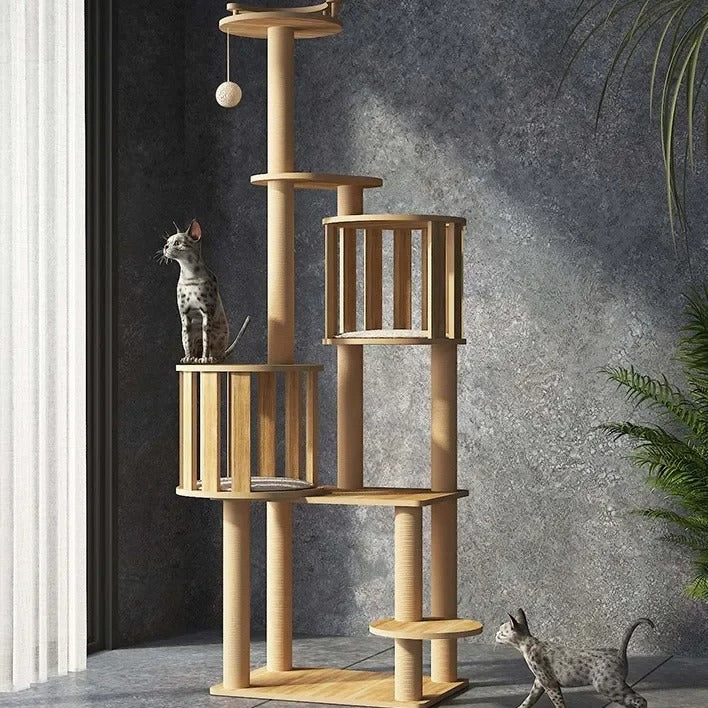 Natürlicher Holz- und Designer-Kratzbaum - „CatForest“